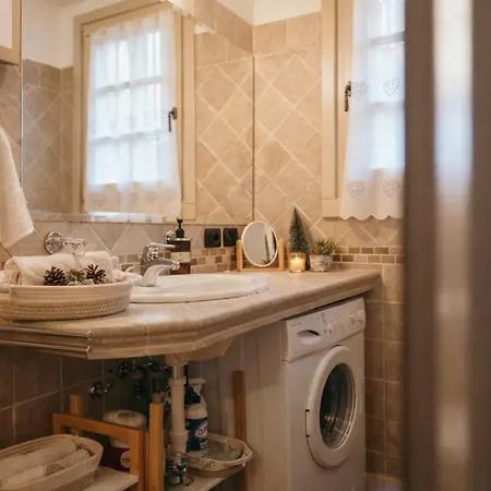 Luxury Tricolare Con 6 Posti Letto E Giardino Privato-garage & Wifi Апартаменты *