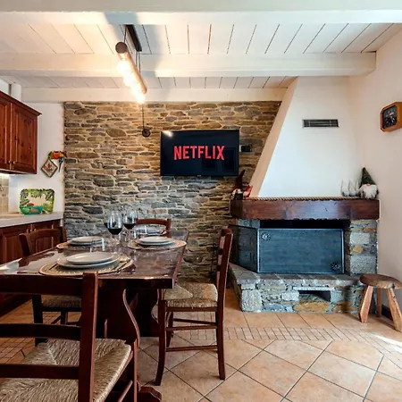 Luxury Tricolare Con 6 Posti Letto E Giardino Privato-garage & Wifi Appartement Ponte Di Legno